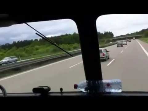 Robur Lo 2002 A auf der Autobahn - Innenansicht