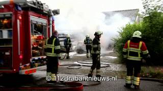 preview picture of video 'Aanhangerbrand verwoest garage Uden'