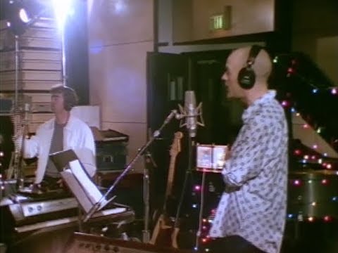 download lagu mp3 mp4 REM New Adventures In HI FI, download mp3 REM New Adventures In HI FI free download mp3, download mp3 REM New Adventures In HI FI