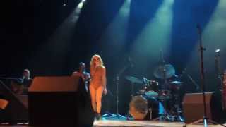 KARINA BUHR - "Mulher Barriguda"(Secos E Molhados) - 17/07/2014 - Galeria Olido - SP