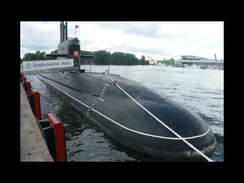 Trapped Russian sub rescued August 07 2005