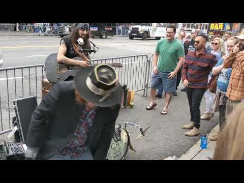 Cam Cole - I See (Busking on Nashville Broadway)