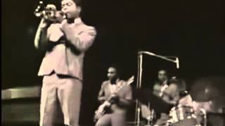 Instrumental Intro -- James Brown and the Famous Flames at the Olympia