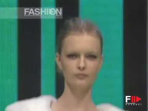 "UNDRESS Thes&Thes" Autumn Winter 2004 2005 Milan 1 of 3 by FashionChannel