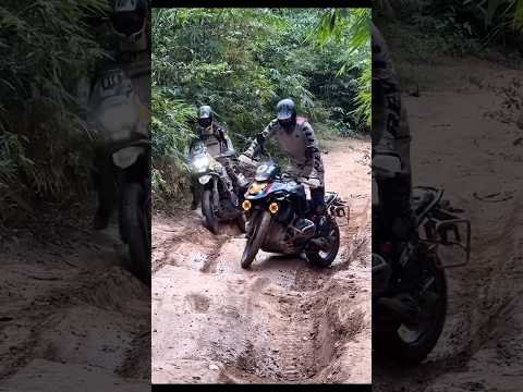 Su mayor aventura es subir el bordillo del Mercadona… la “BMW r1200gs” #bmw #r1200gs #humor