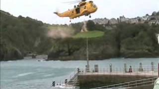 preview picture of video 'RAF 22 Search and Rescue Squadron at Ilfracombe Rescue Day 2009 Part 1'