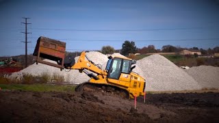 Cat 963 Track Loader Does the Heavy Lifting