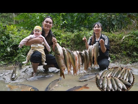A day of draining the pond for fish: selling at the village market and cooking a cozy family meal