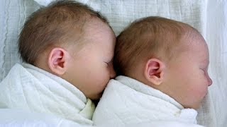 Смотреть онлайн Воспитание двух детей в семье: как уложить двойняшек
