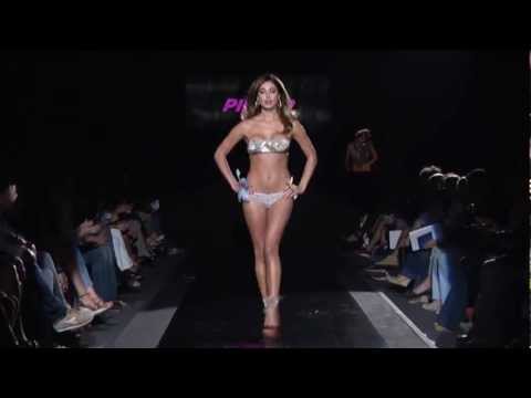 Pin-Up Stars catwalk SS 2012