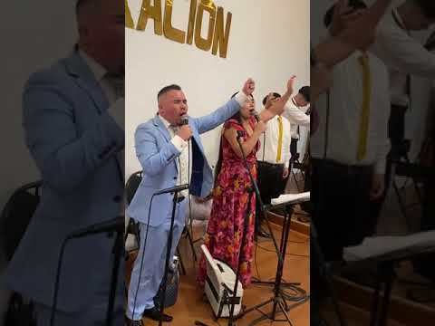 Extiende tu mano - Pastor Emmanuel Gárces y Pastora Nicol Alarcon