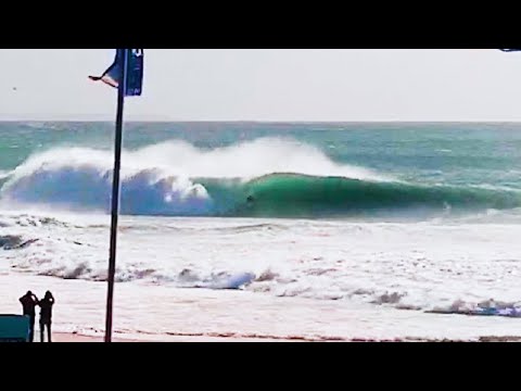 Kelly Slater's barrel-to-floater at 2022 Portugal Pro Supertubos (Day 2)