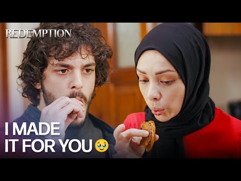 Elif, Aziz’i elleriyle besliyor 🥰 | Esaret 469. Bölüm