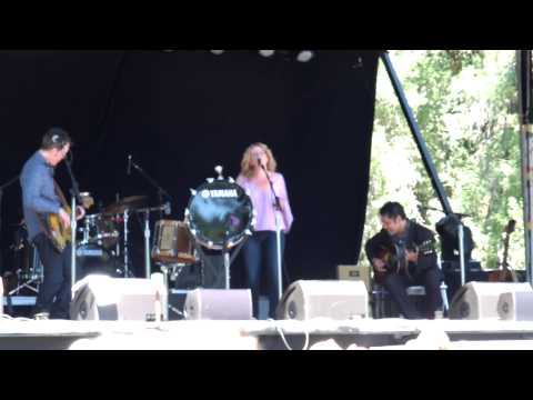Amy Helm: "The Night They Drove Old Dixie Down", Kate Wolf Music Festival 2014