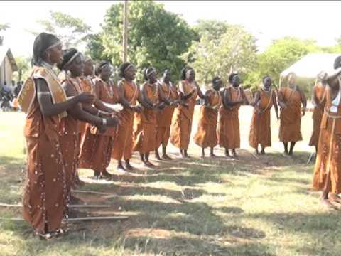 TUGENIN CULTURAL -KEWAMOI WOMEN DANCERS- OINOBMOI
