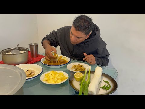 FIJI STYLE COOKING AND EATING SNAPPER FISH CURRY
