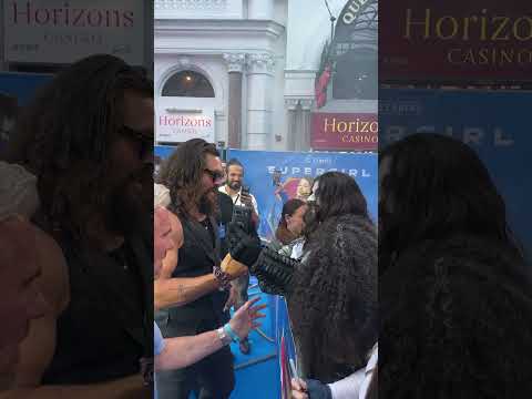 Seeing double? 🤝 Jason Momoa meets a Lobo look-alike in London for SUPERGIRL.