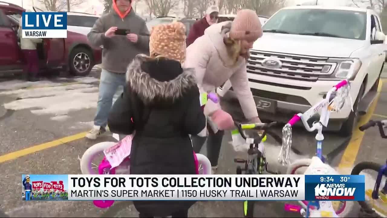 Kosciusko Firemen's Association gives to Toys for Tots drive
