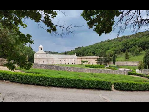 Explore a sublime Notre Dame de Sénanque - seus belos campos de lavanda - Khám Phá Sự Hùng Vĩ Của Nó