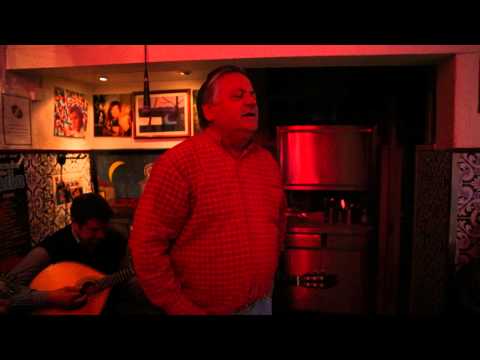 Gil Costa, "Fado das Horas" - "Nostalgia de Alfama"