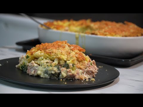 Assado de atum com cobertura de brócolis