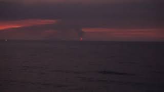 preview picture of video 'Anak gunung krakatau mengeluarkan api seperti obor'