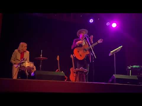 Rob Snarski ( CHADS TREE ) & Lindy Morrison ( GO BETWEENS ) Conversation With A Brisbane Cab Driver.