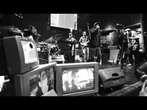 Franz Mezko feat Matiah Chinaski & Nosecuenta- Yo lo Encuentro (En vivo)