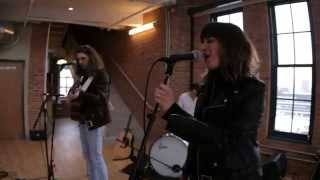 Nicole Atkins - Girl You Look Amazing (Live)