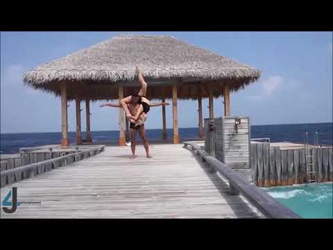 28 | Acrobat | duo contortion