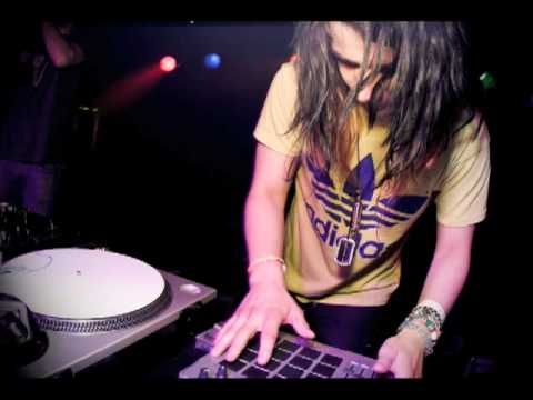 Video thumbnail for Seventeen (Skrillex AKA Sonny Moore Remix)