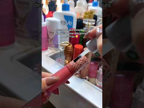 If you have a Fran gloss do this #meme #humor #gloss #makeup #francine #makeup.