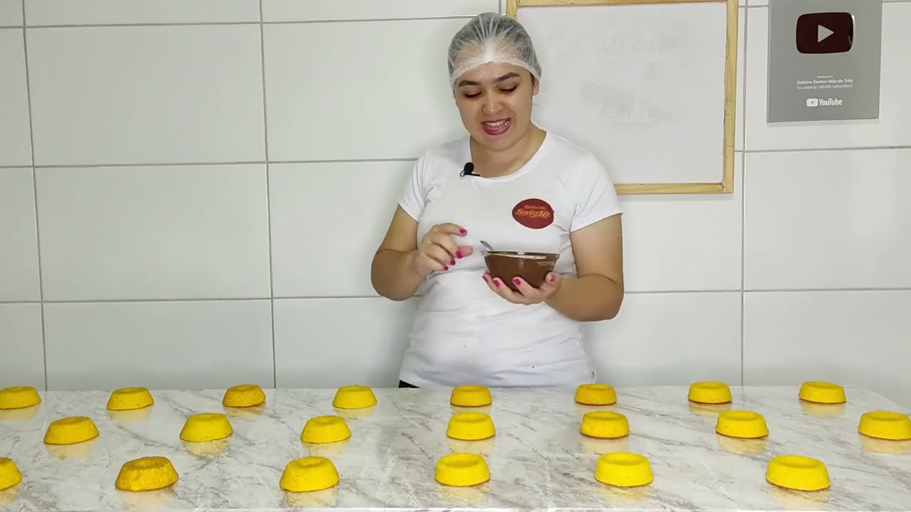 MINHA PRODUÇÃO DE MINI BOLOS DE CENOURA NAS FORMAS SUÍÇA E PISCINA