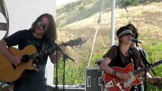 The Weepies- &quot;Take It From Me&quot; - Lilith - Verizon Wireless - Irvine, CA 7-10-10 (clip)