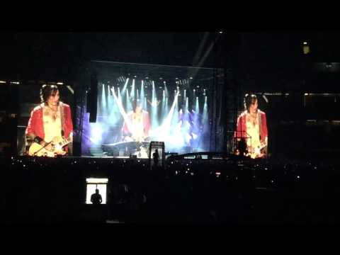 Guns N Roses - Wish you were here/Layla (Pink Floyd + Eric Clapton cover) live in Toronto July 16th