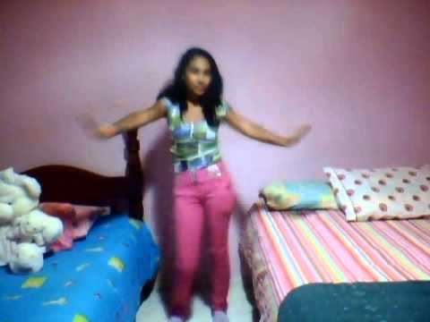 Niña de 13 años baila Love Me de Justin Bieber! 