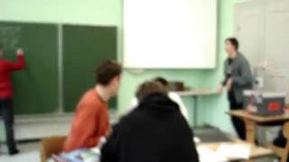 WSW - Gresche jumpt im Unterricht wie ein Hase *rofl*