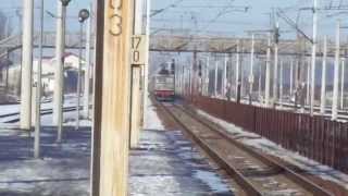 preview picture of video 'IR 473 trece in viteza prin Buftea intarziat ( defectiune locomotiva)'