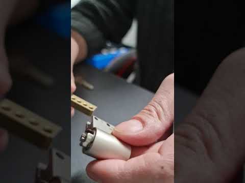 KESO 8000 Omega2 montieren