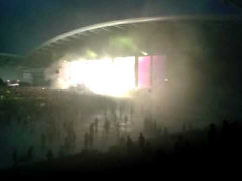 Fat boy slim at the amex star 69 wot the fuck.