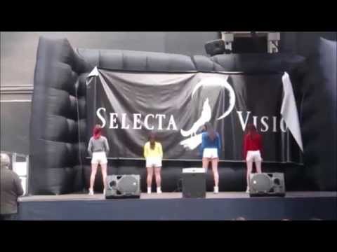 Wiggle Wiggle - Hello Venus - YounG (japan weekend 2015)