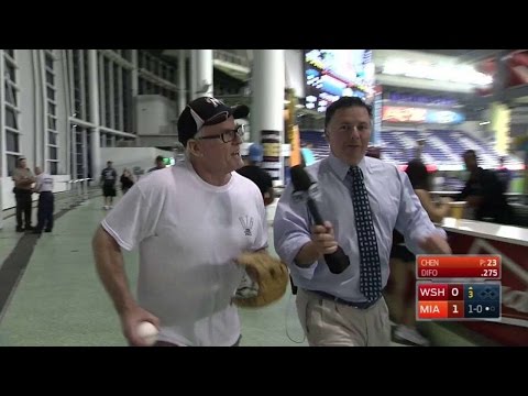 WSH@MIA: Fan catches Stanton's mammoth homer