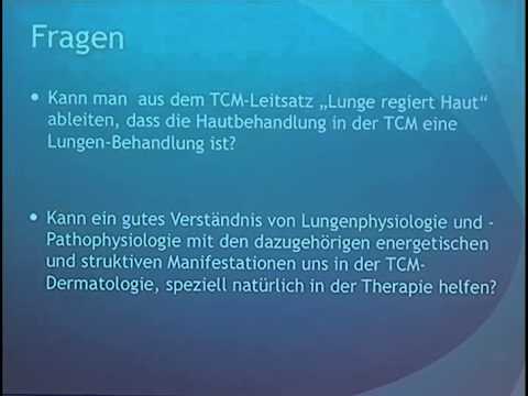 Krankenschwester überprüft die Prostata Behandlung von Prostatitis bei jungen Männern