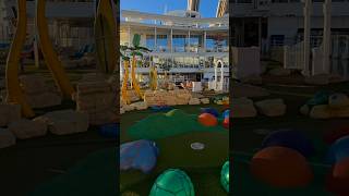 Mini golf on Symphony of the Seas.