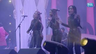 Download lagu MANDI MADU - SYNCHRONIZE 60 TAHUN ELVY SUKAESIH BERKARYA WITH MAHKOTA GROUP (EMMI ) LIVE mp3 Download lagu MANDI MADU - SYNCHRONIZE 60 TAHUN ELVY SUKAESIH BERKARYA WITH MAHKOTA GROUP (EMMI ) LIVE mp3