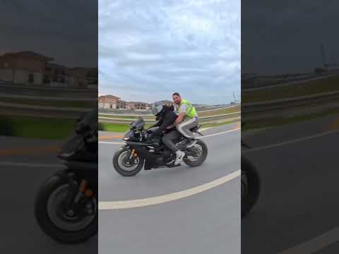 Erkek neşesi sonu efsane #keşfet  #youtubeshorts #r6 #motovlog #yamaha