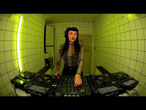 Gradient - Jamaica Suk | HÖR - May 28 / 2024