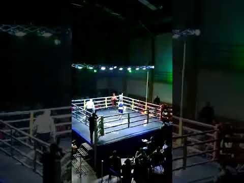 pelea en #azul TEAM RODRÍGUEZ!! primer pelea amateur de Tandil barrio tunitas