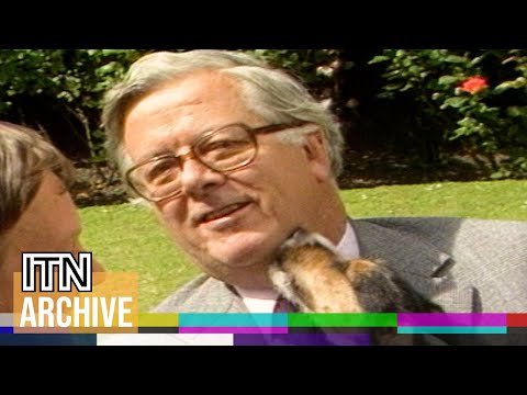 "Budget!" – Geoffrey Howe Gets a New Puppy (1986)