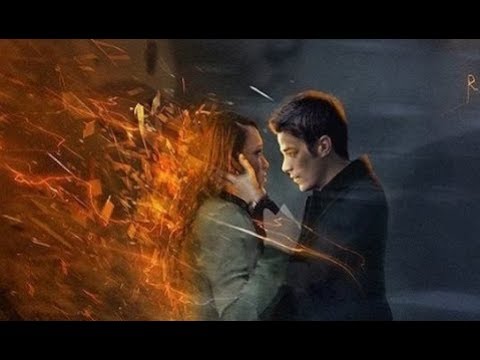 The Flash ⚡ Barry Was Almost Alone Again ⚡ Alyssa Reid - Alone Again